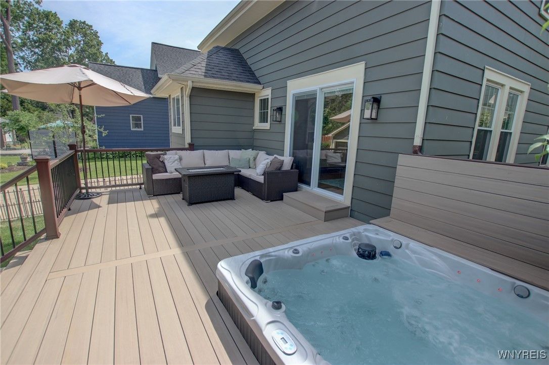 Exterior, Hot Tub