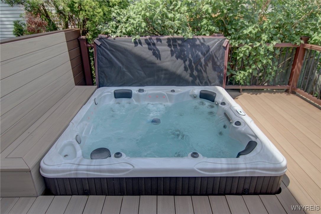 Exterior, Hot Tub