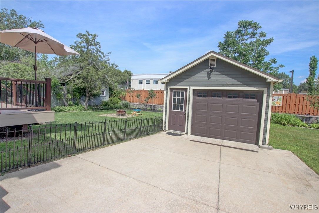 Backyard, Detached Garage, Exterior