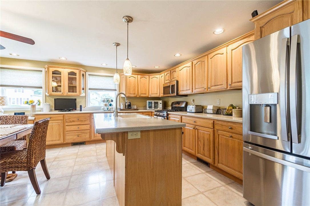 Interior, Kitchen, Pendant Lights, Recessed Lighting, Stainless Steel Appliances