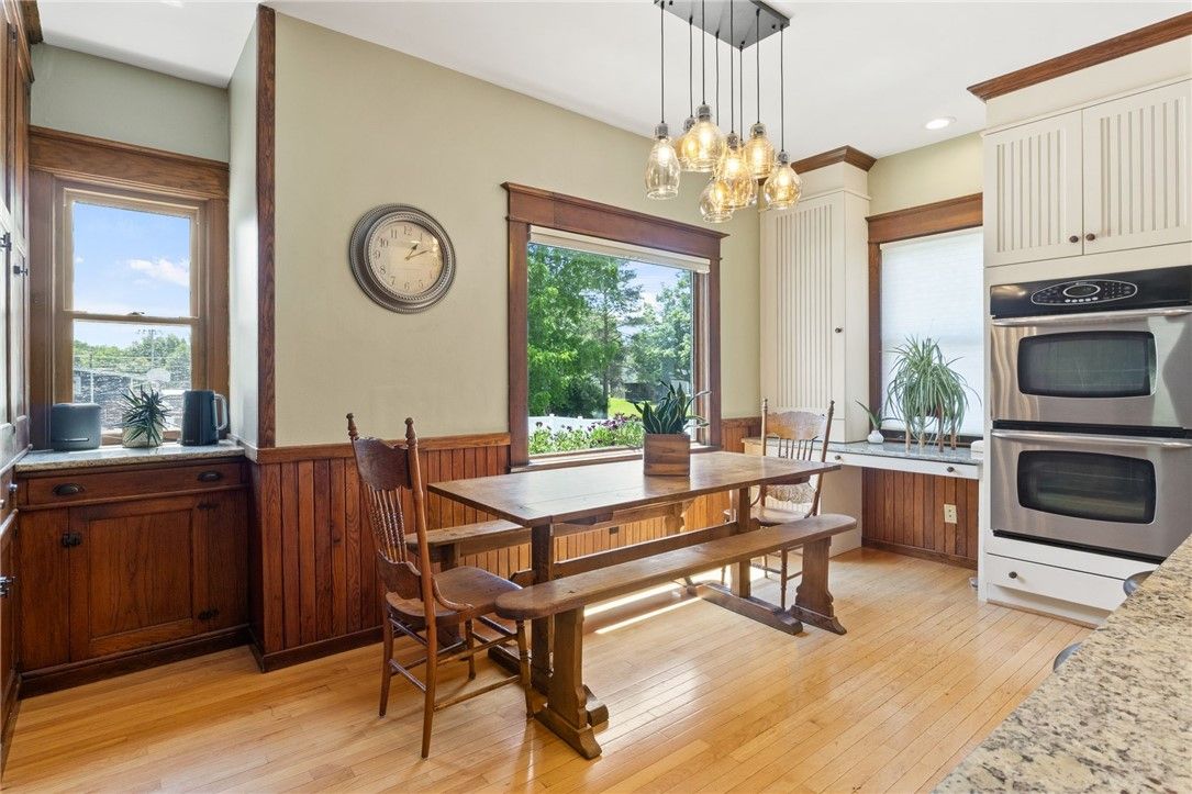 Dining room, Interior, Kitchen, Pendant Lights, Recessed Lighting, Wood Texture Flooring