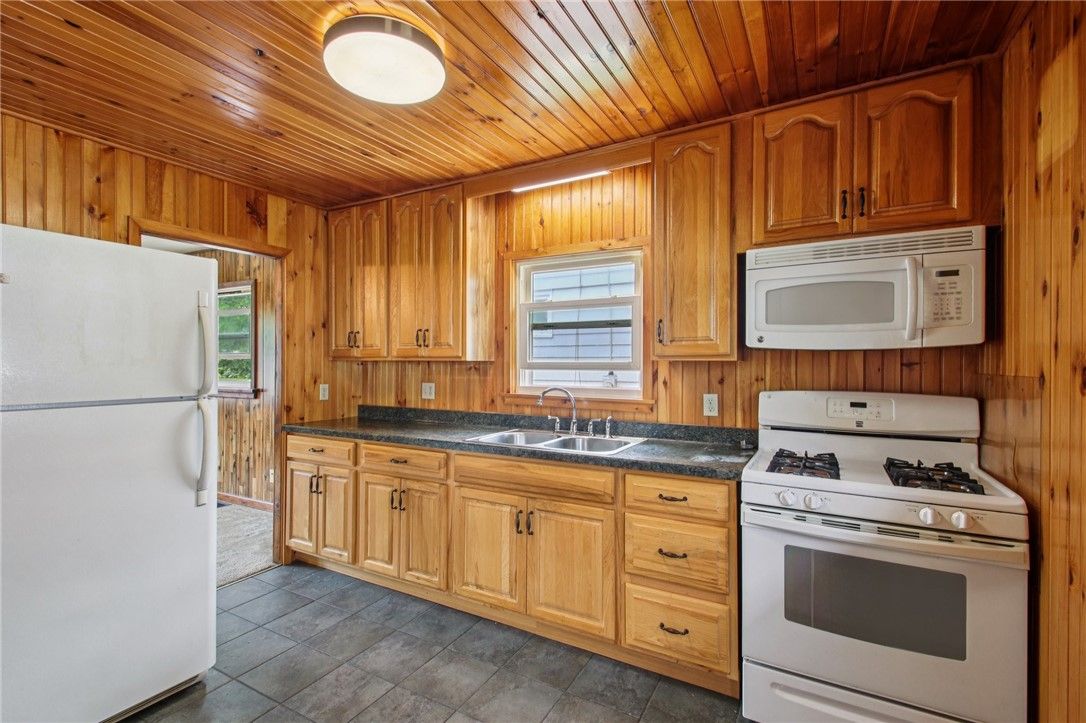 Interior, Kitchen, Wooden Ceilings, Wooden Walls