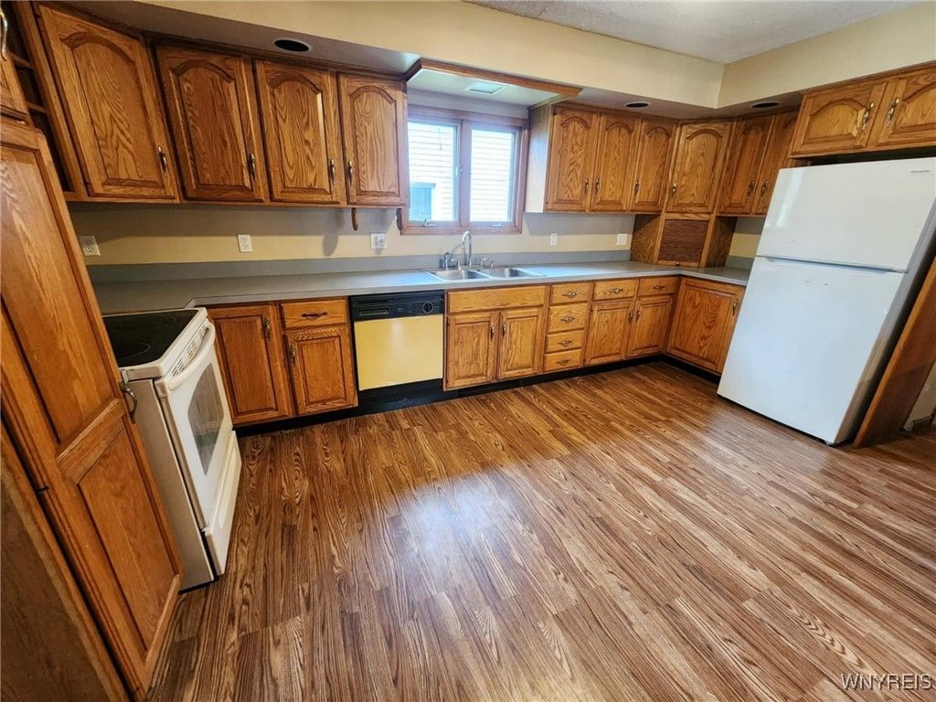Interior, Kitchen, Wood Texture Flooring