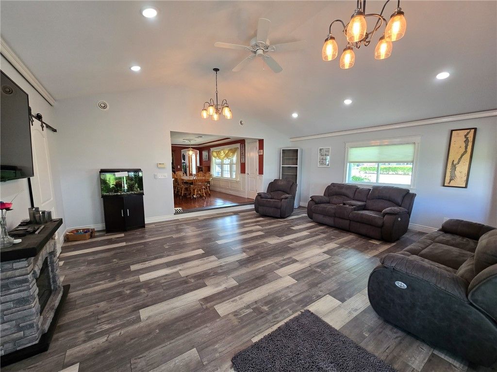 Interior, Living room, Pendant Lights, Recessed Lighting, Wood Texture Flooring