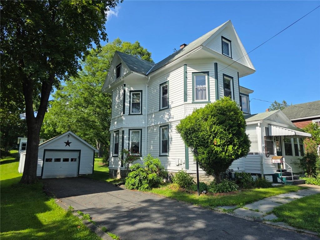 Detached Garage, Exterior, Facade, Queen Anne Victorian