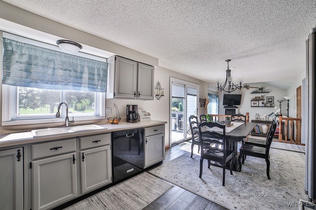 Chandelier, Dining room, Interior, Kitchen, Wood Texture Flooring