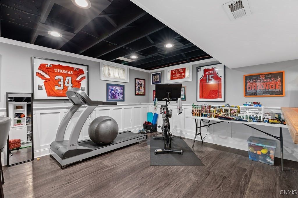 Fitness Equipment, Interior, Recessed Lighting, Wood Texture Flooring
