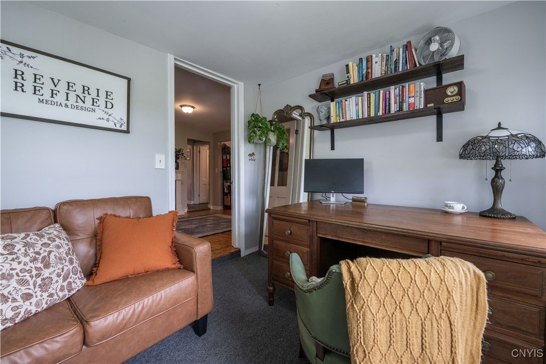 Home Office, Interior