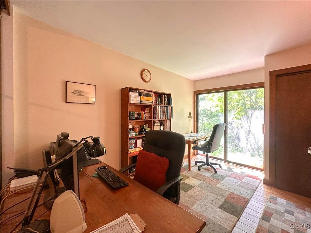 Home Office, Interior