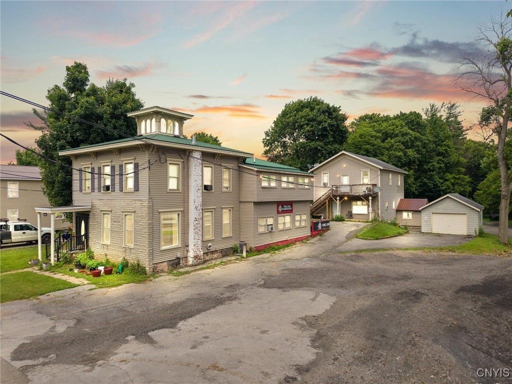 Backyard, Detached Garage, Exterior
