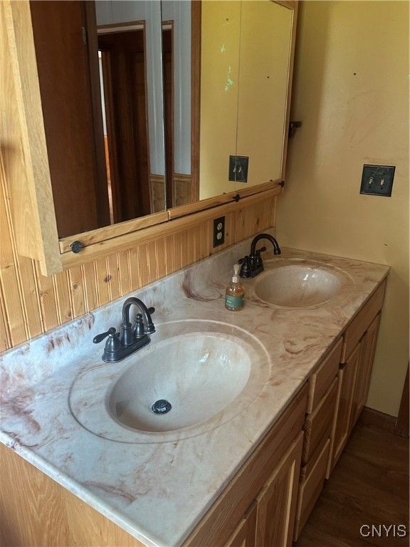 Bathroom, Dual Sink Vanities, Interior, Wood Texture Flooring