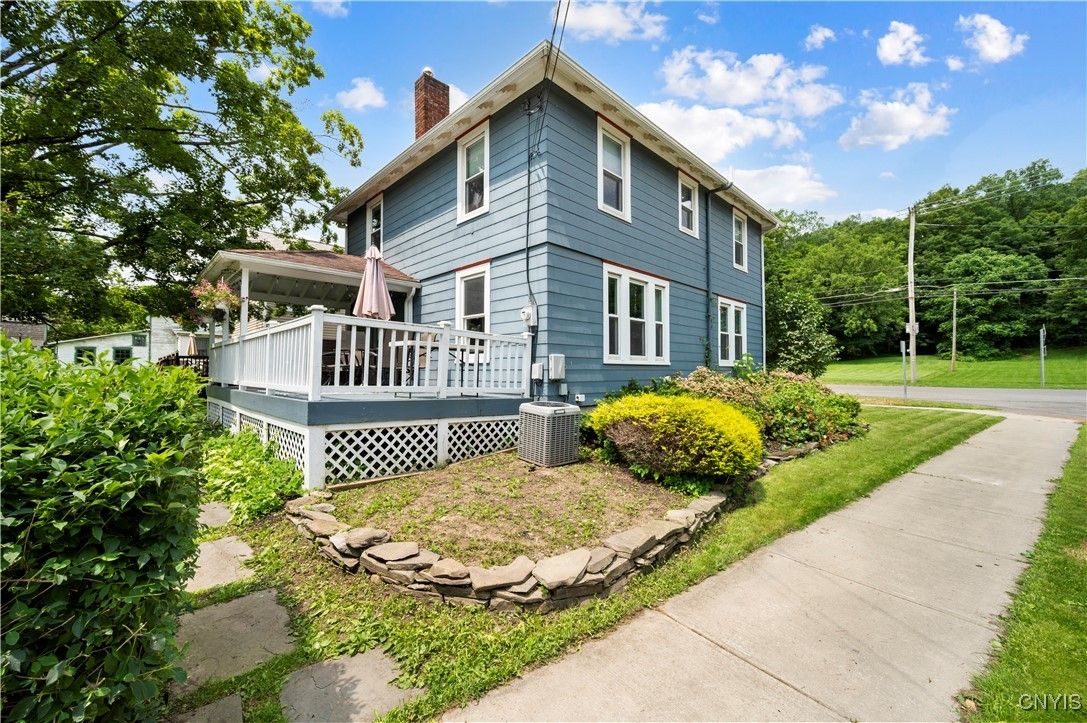Backyard, Exterior, Facade, Queen Anne Victorian