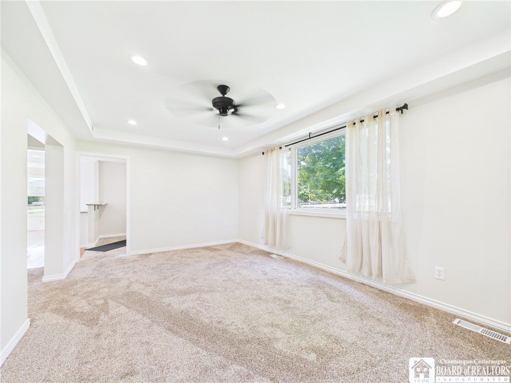 Empty room, Interior, Recessed Lighting