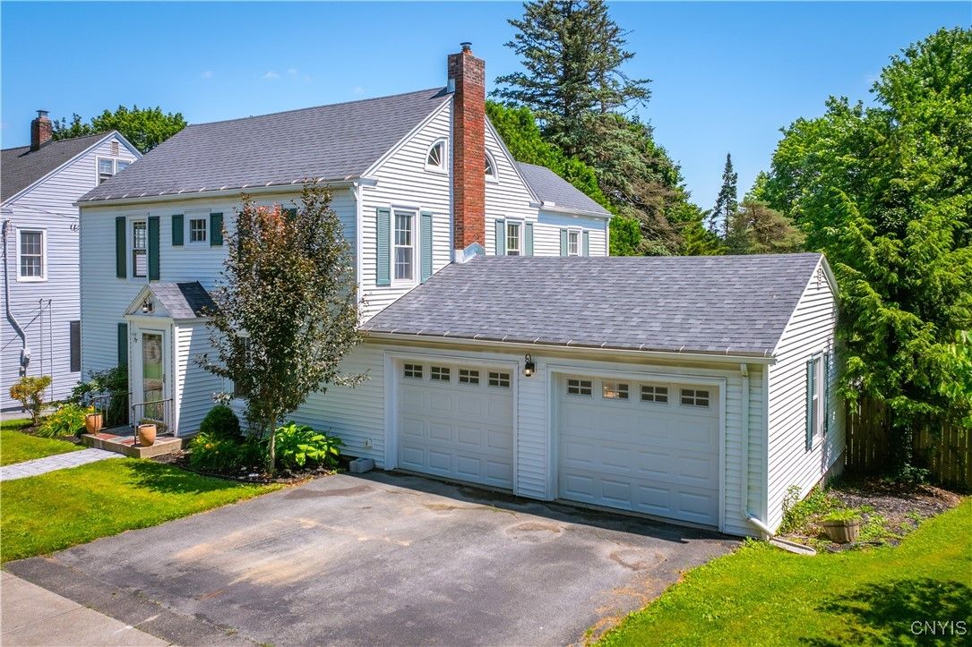 Attached, Detached Garage, Exterior, Facade, Cape Cod