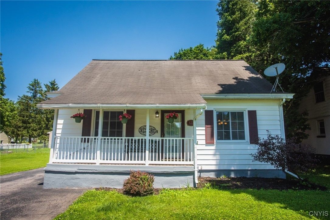 Exterior, Facade, Cape Cod