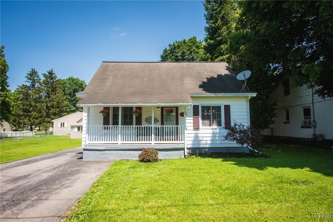 Exterior, Facade, Cape Cod