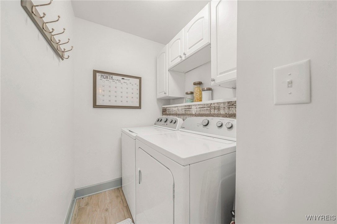 Interior, Washer, Wood Texture Flooring