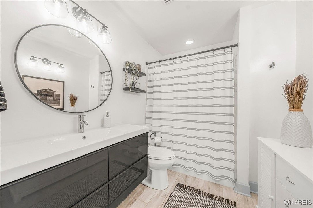Bathroom, Interior, Recessed Lighting, Wood Texture Flooring