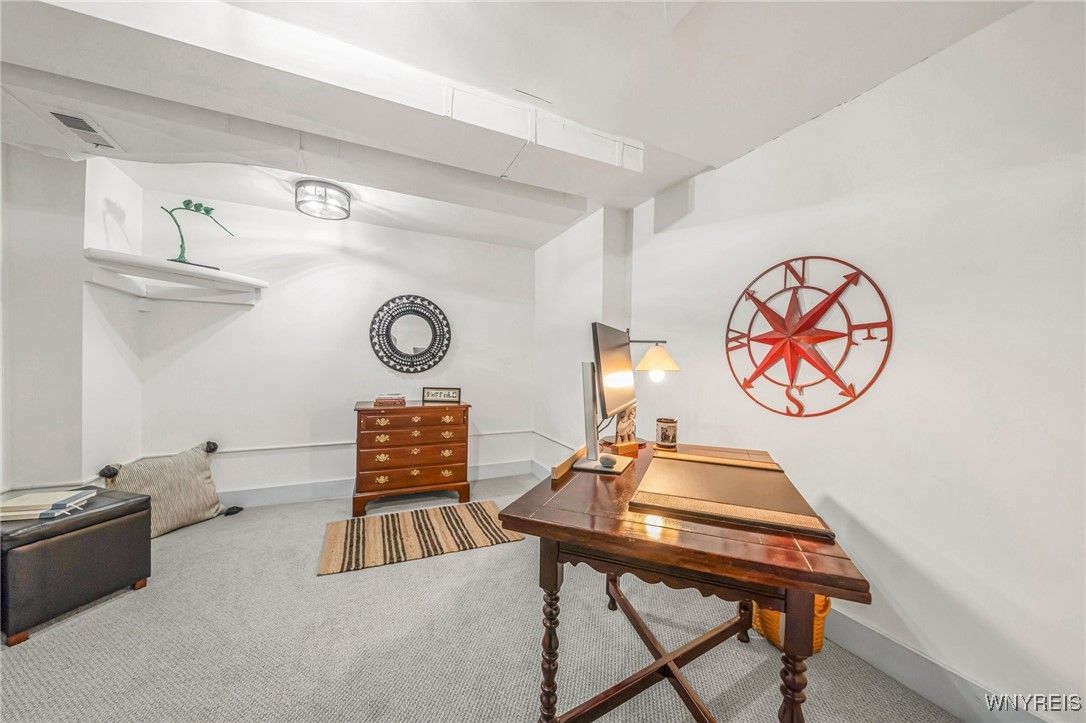 Home Office, Interior