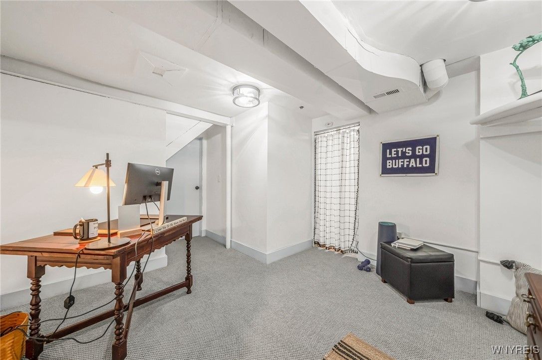 Home Office, Interior