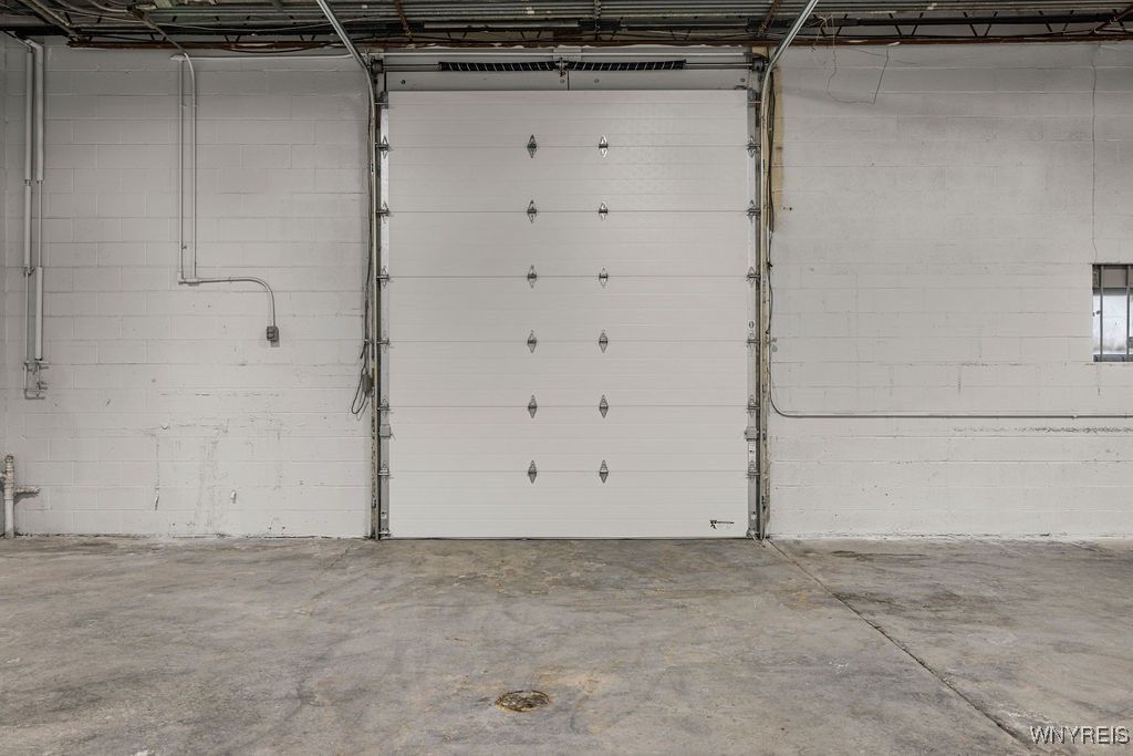 Garage, Interior