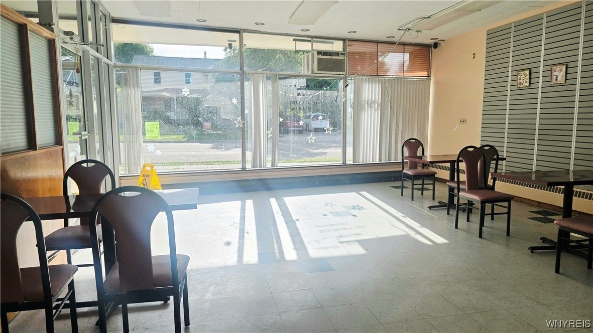 Dining room, Interior