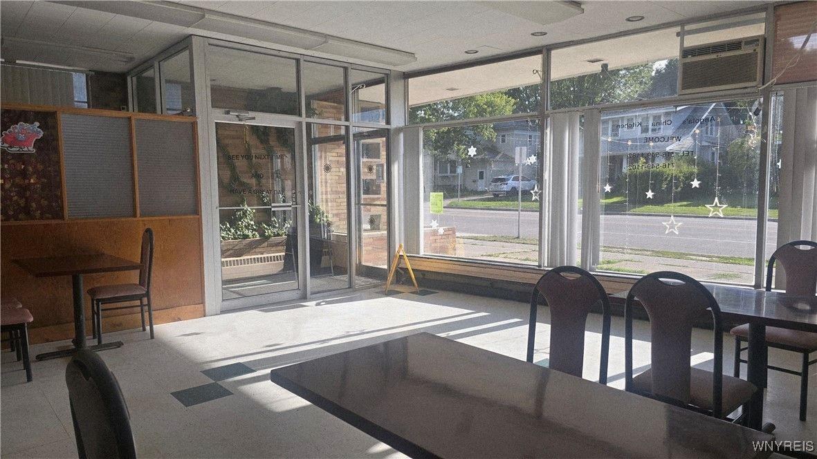 Dining room, Interior, Sun Room