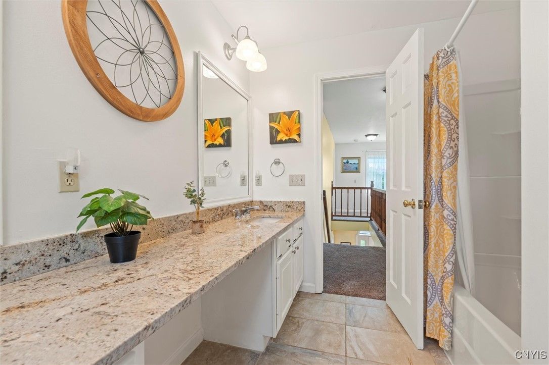 Bathroom, Dual Sink Vanities, Interior