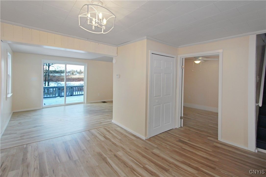 Empty room, Interior, Pendant Lights, Wood Texture Flooring
