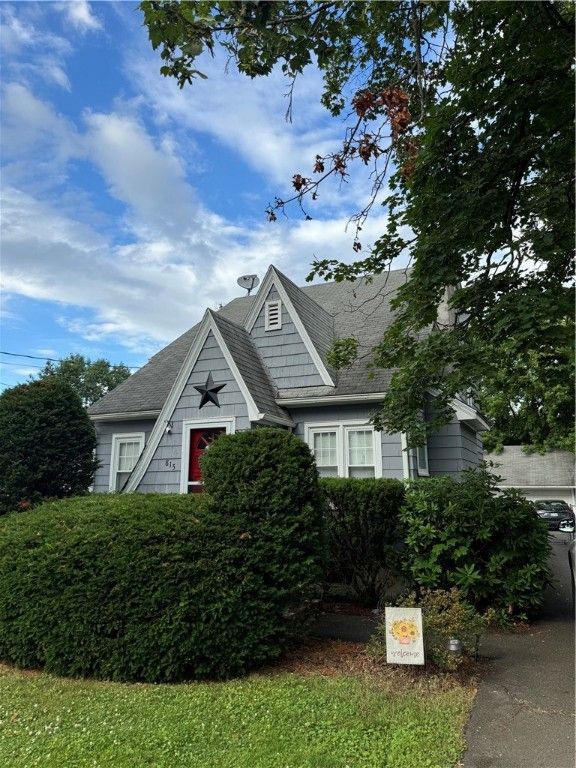 Exterior, Facade, Tudor Revival