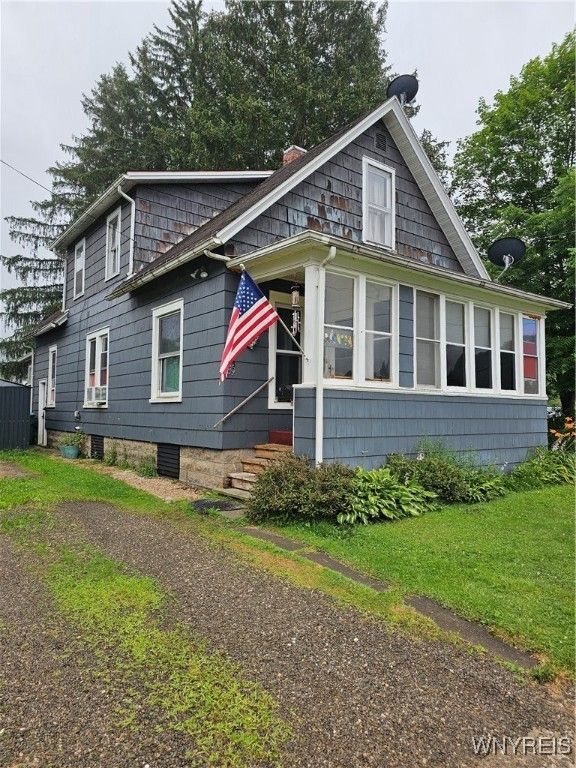 Exterior, Facade, Queen Anne Victorian