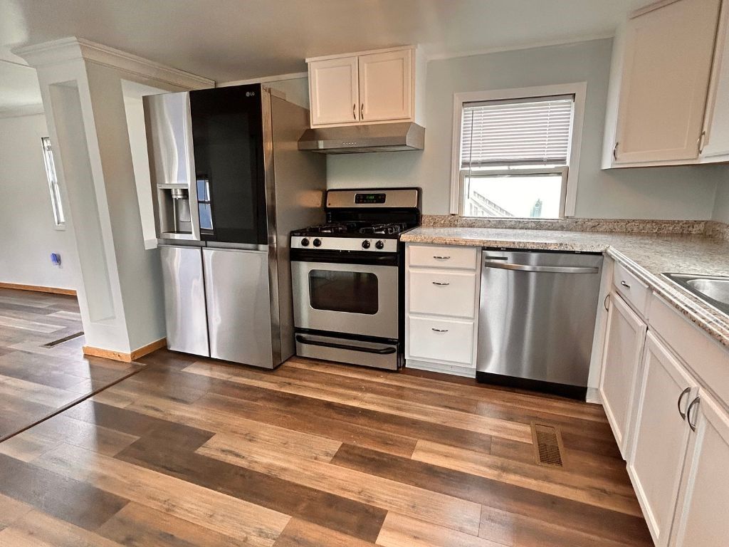 Interior, Kitchen, Stainless Steel Appliances, Wood Texture Flooring