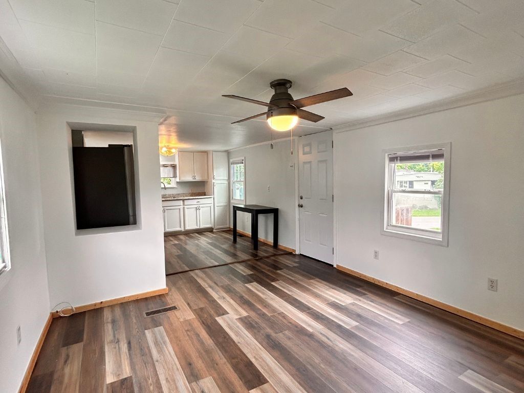 Empty room, Interior, Kitchen, Wood Texture Flooring