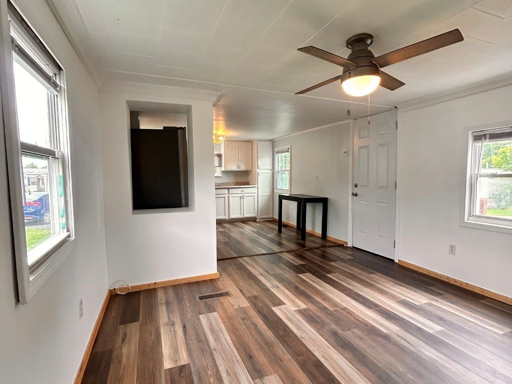 Empty room, Interior, Kitchen, Wood Texture Flooring