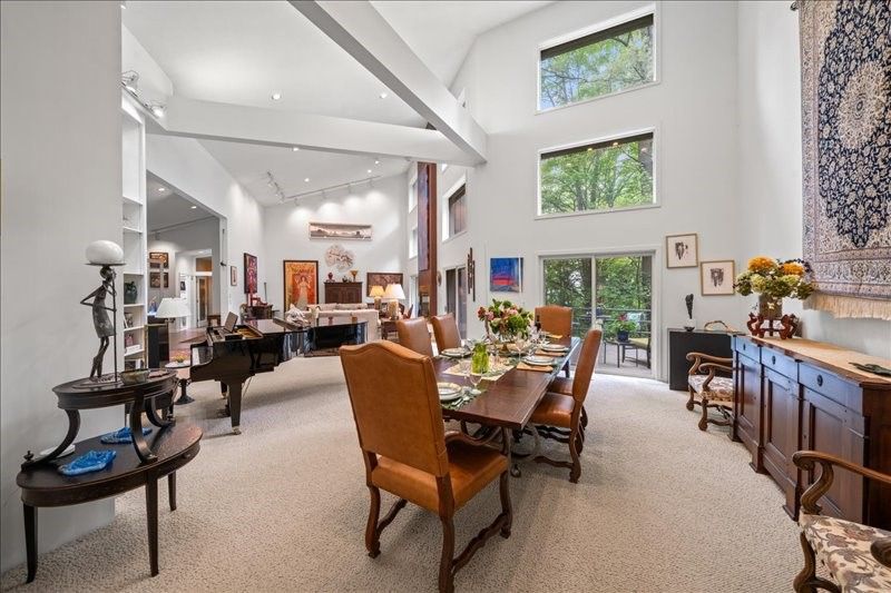 Dining room, Interior, Piano, Recessed Lighting