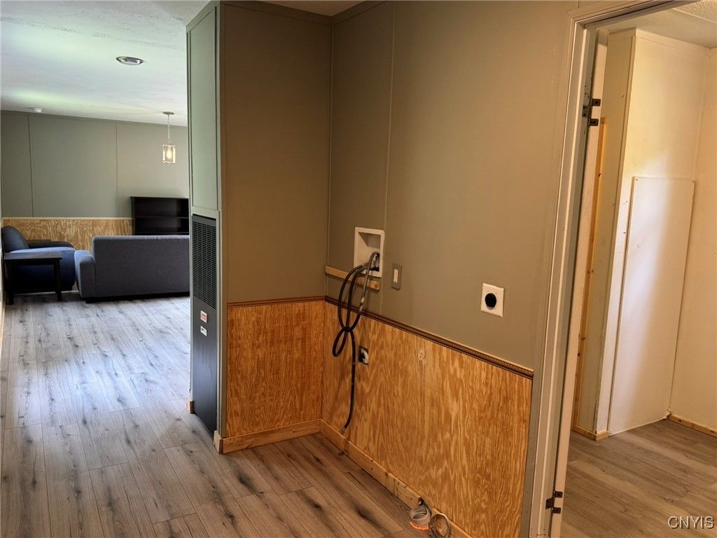 Interior, Pendant Lights, Wood Texture Flooring