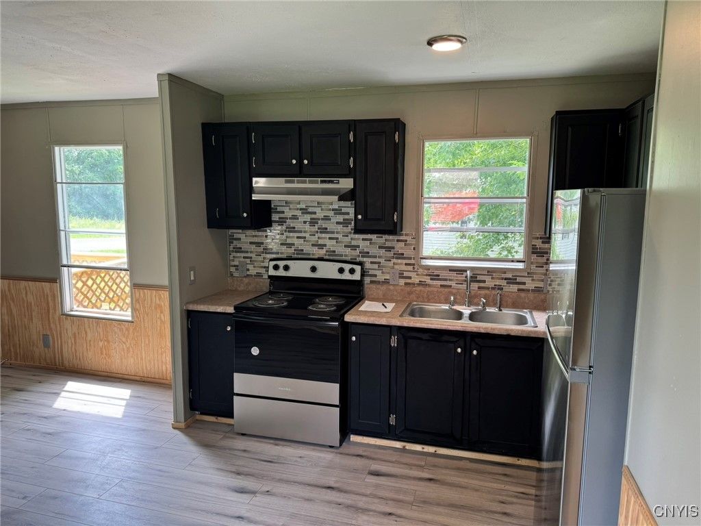 Interior, Kitchen, Recessed Lighting, Wood Texture Flooring