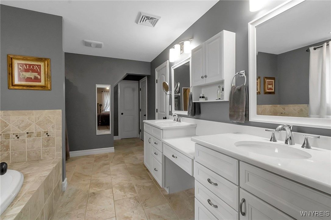 Bathroom, Dual Sink Vanities, Interior