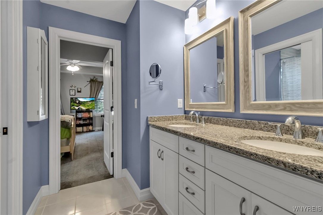 Bathroom, Dual Sink Vanities, Interior
