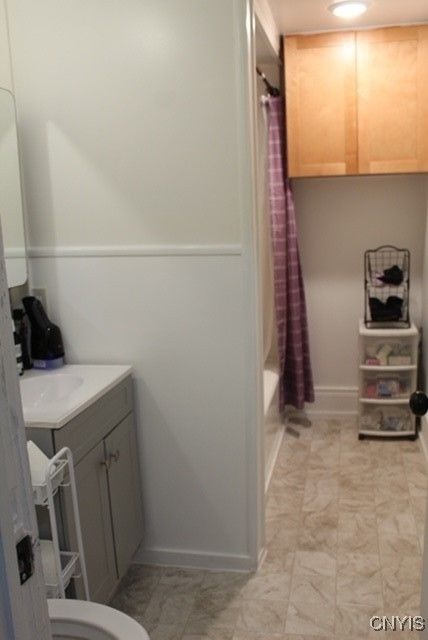 Bathroom, Interior, Recessed Lighting