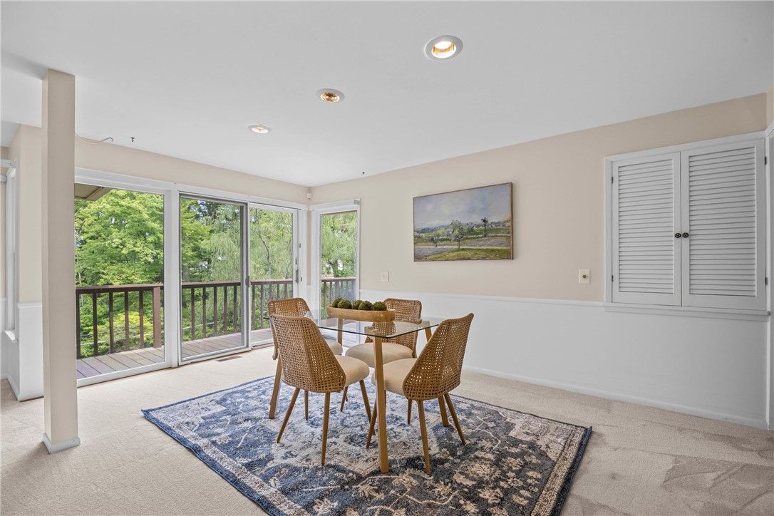 Dining room, Interior, Recessed Lighting