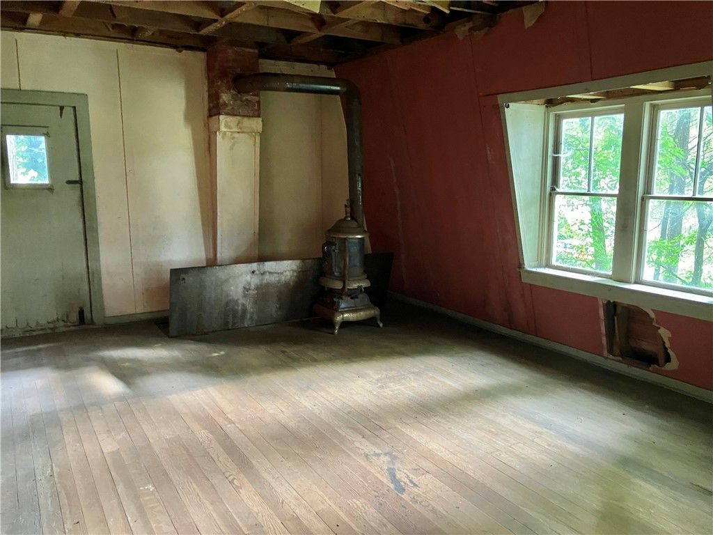 Empty room, Interior, Wooden Beams, Wood Texture Flooring