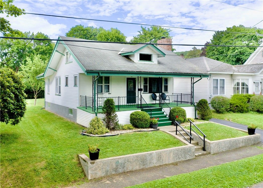 Backyard, Exterior, Facade, Cape Cod