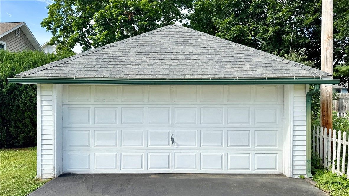 Detached Garage, Exterior