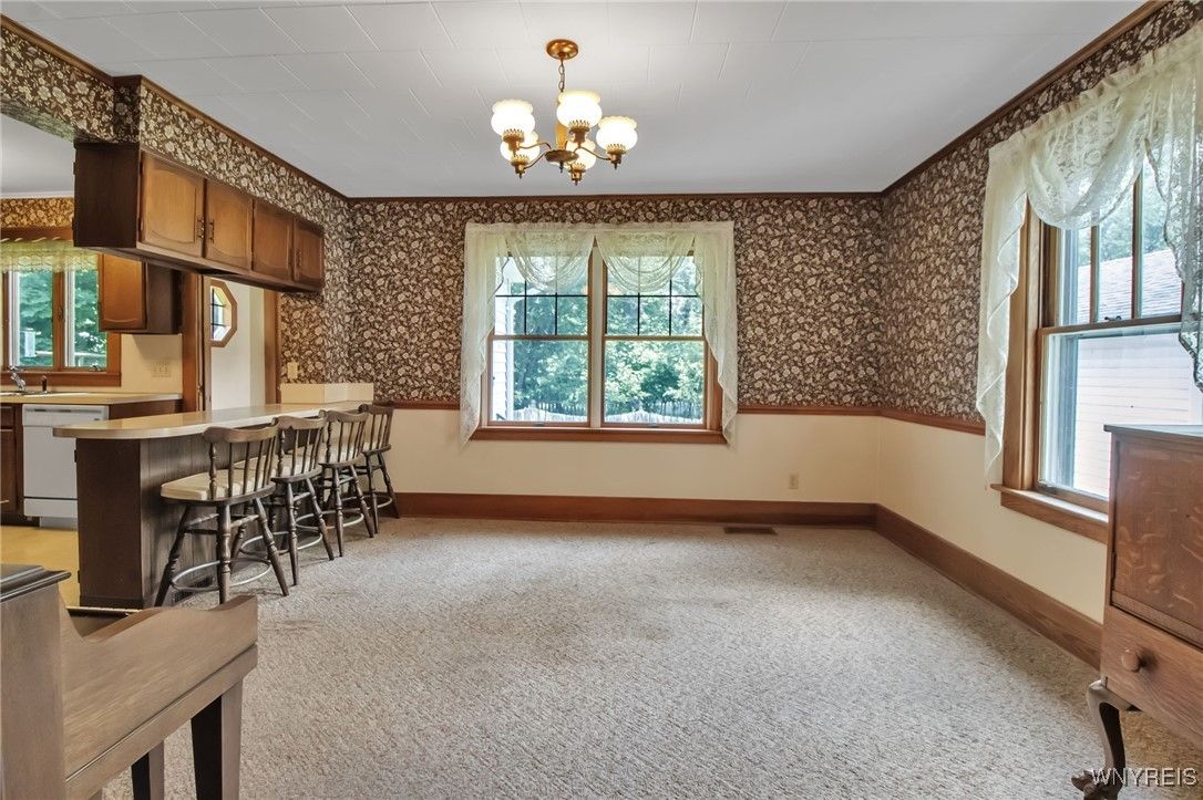 Chandelier, Empty room, Interior