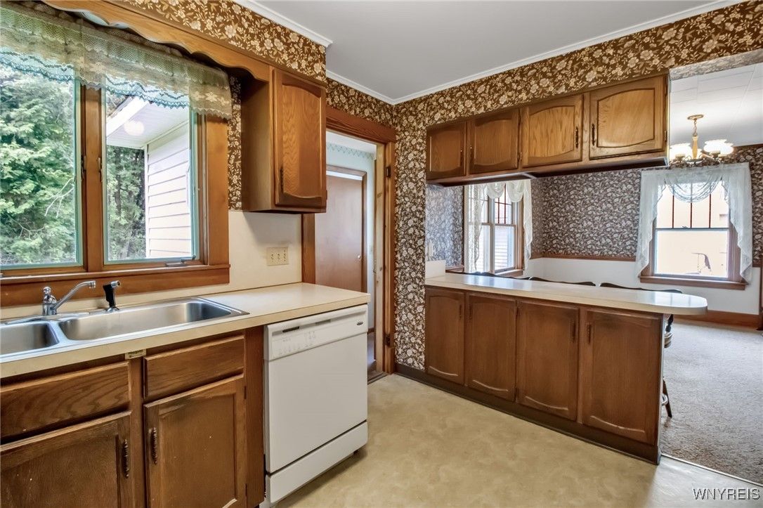 Chandelier, Interior, Kitchen