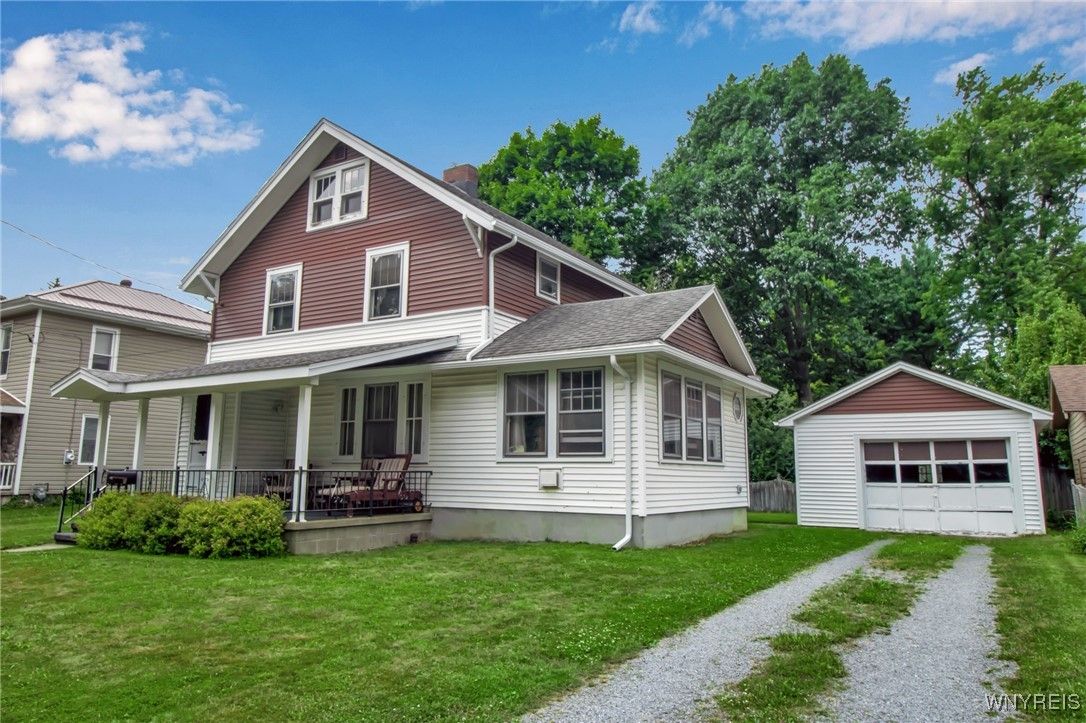 Attached, Detached Garage, Exterior, Facade, Queen Anne Victorian