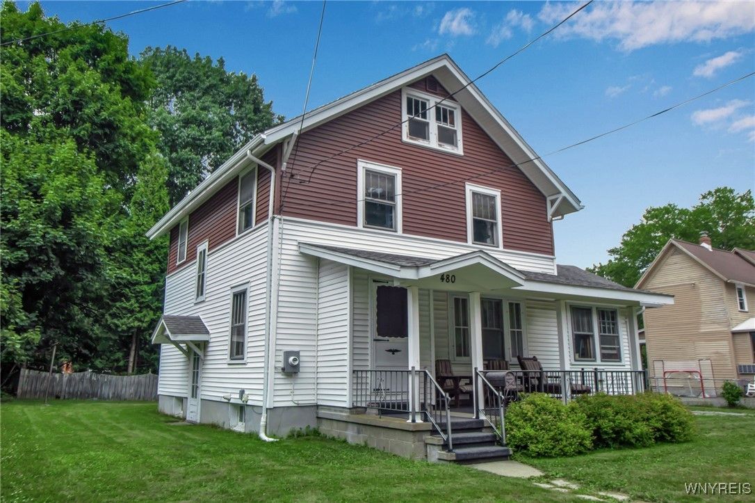 Exterior, Facade, Queen Anne Victorian