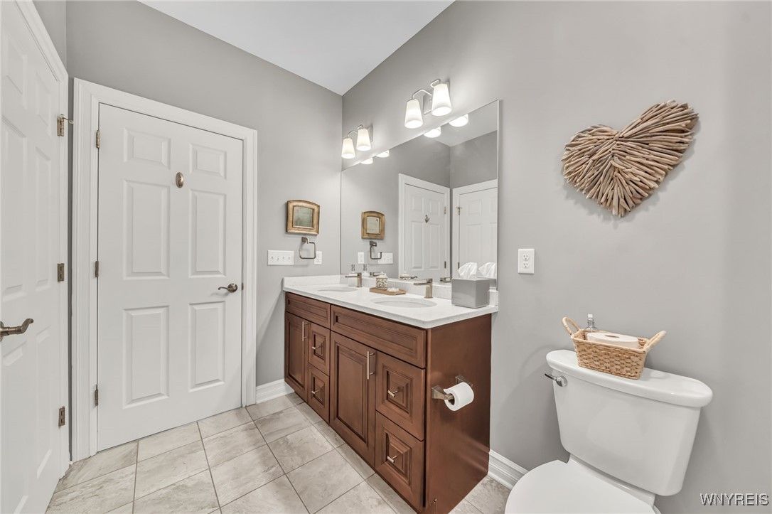Bathroom, Dual Sink Vanities, Interior