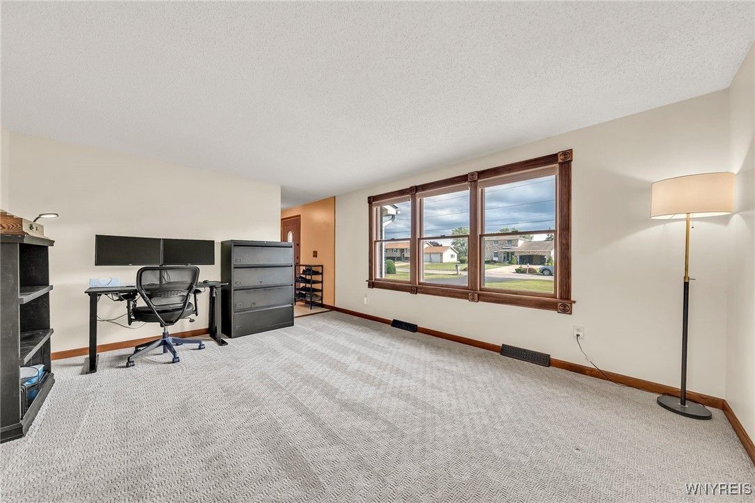 Home Office, Interior